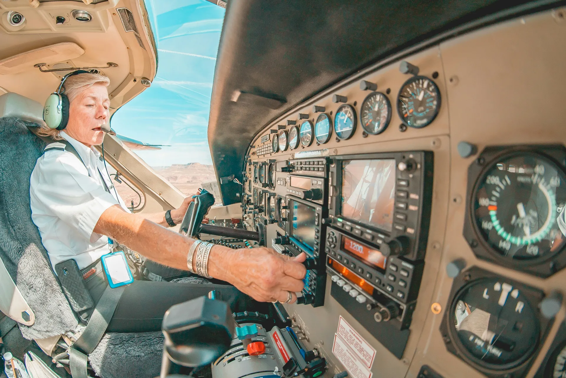 Professional flight training aircraft for aviation education programs